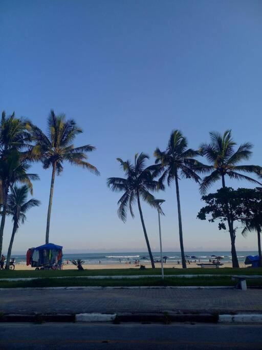 Apartamento 500M Da Praia Enseada, Гуаружа Экстерьер фото